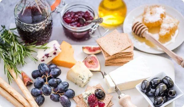 Lunch in Tuscany of local cheeses from a farm visit